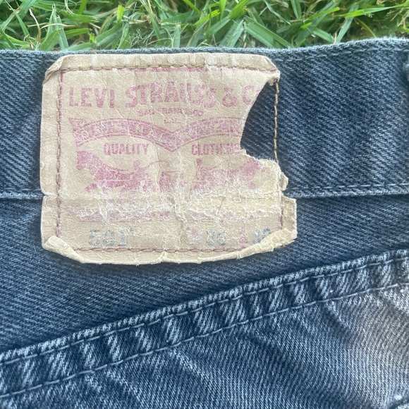90s Y2K VINTAGE LEVIS 501 DENIM BUTTON FLY BLACK JEANS SPLATTER 36 - Picture 13 of 13